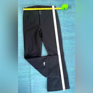 North Face Snow Pant is designed for cold weather adventure on slopes & beyond.